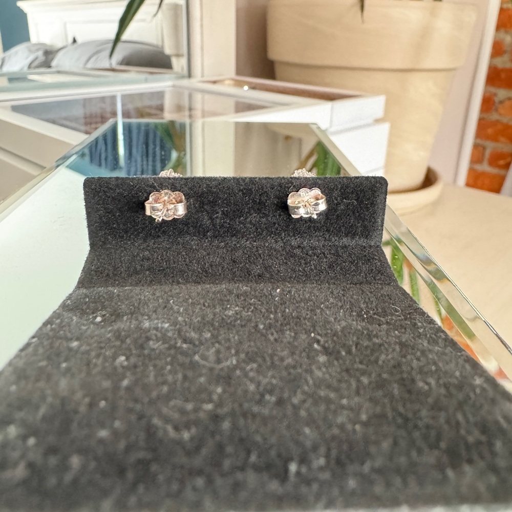 Solitair Sterling Silver Earrings - Picture 5 of 7